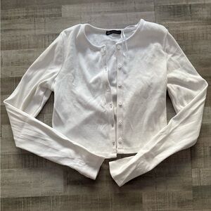 White Button-Up Ribbed Crooped Zara sweater